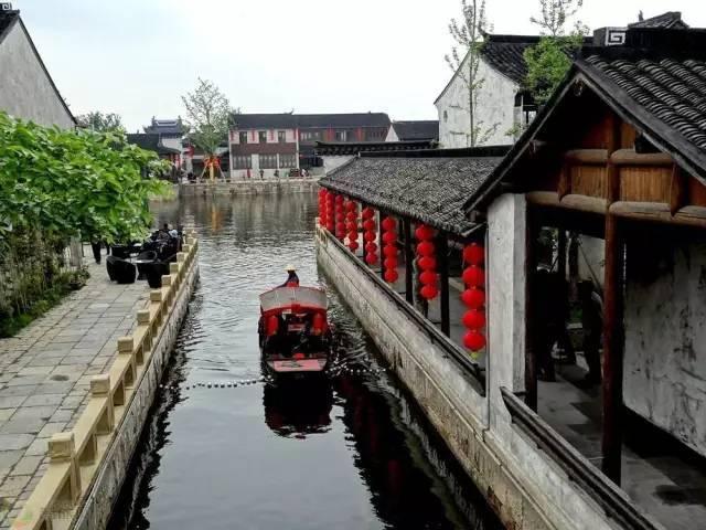 孩子总在墙壁上写写画画，有什么保护墙壁又能让他尽情涂鸦的方法吗？游戏画面